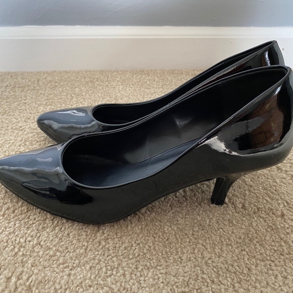 Black Patent Heels - Picture 2 of 6